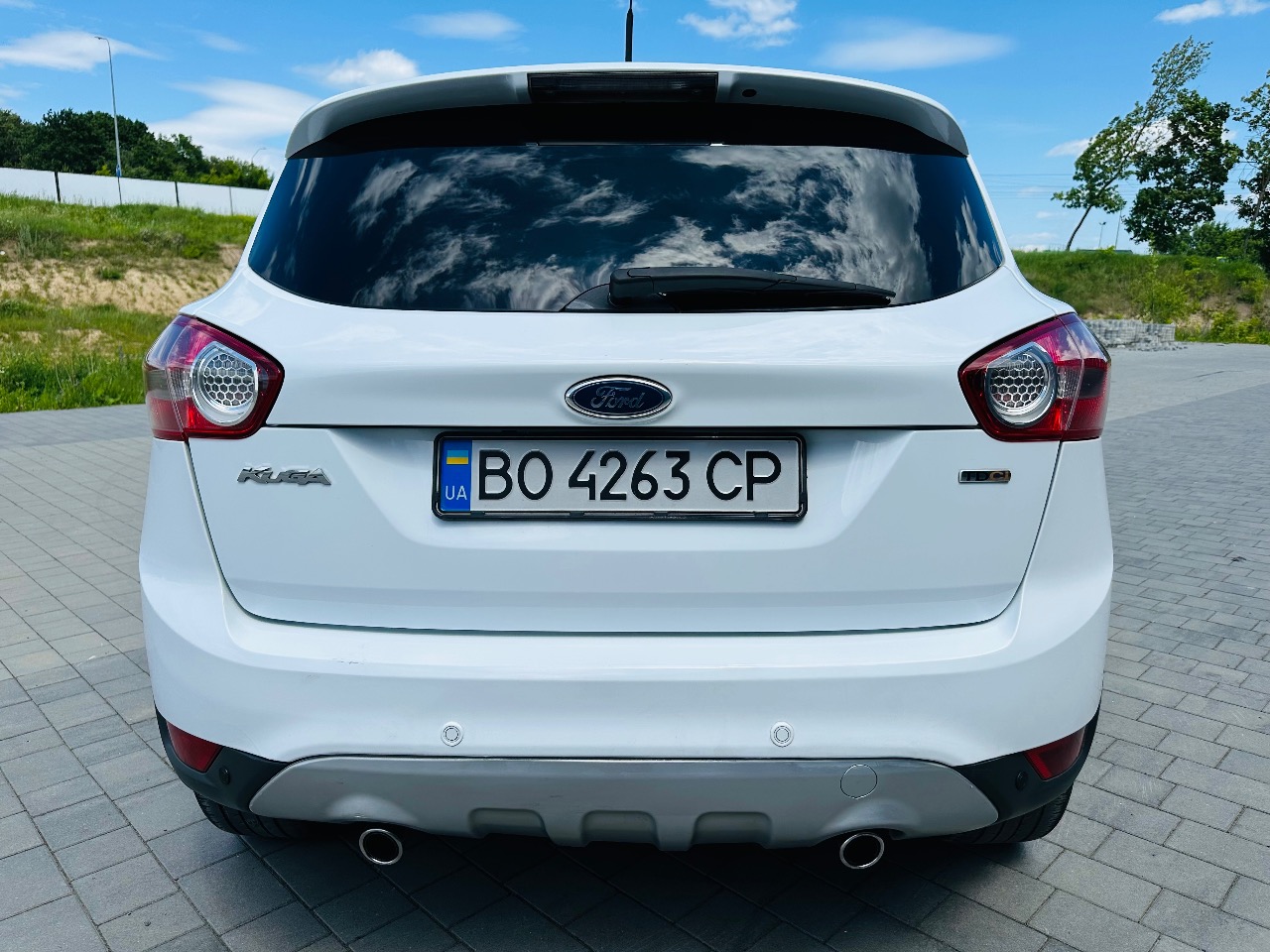 Ford Kuga - фото 1