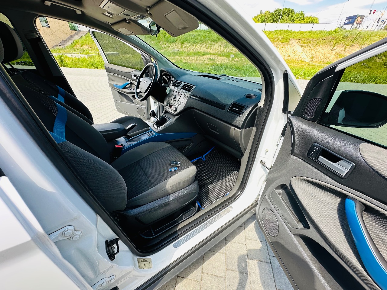 Ford Kuga - фото 14