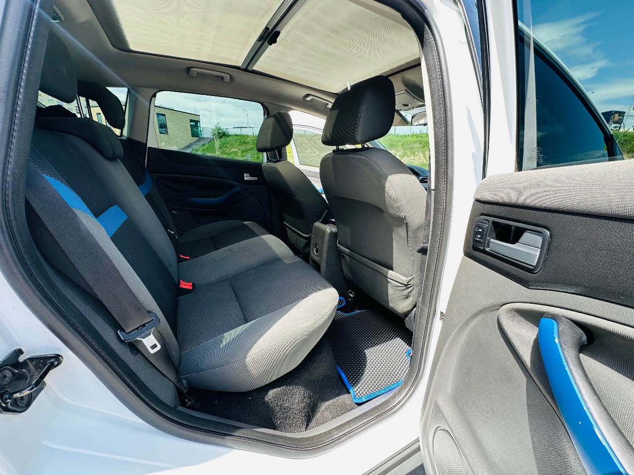 Ford Kuga - фото 8