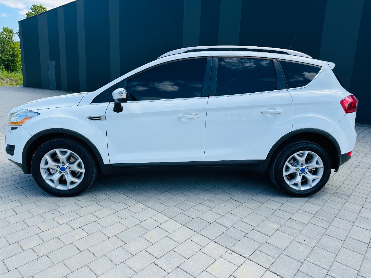 Ford Kuga - фото 20