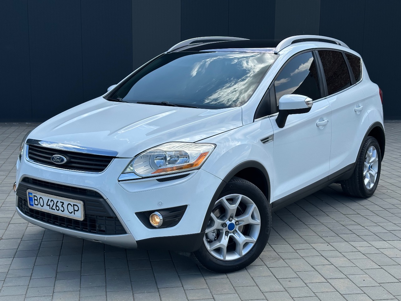 Ford Kuga - фото 3