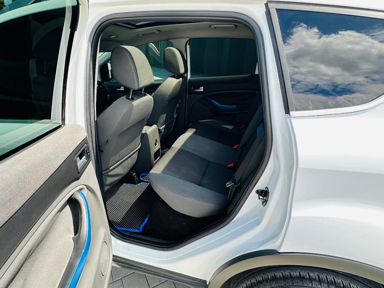 Ford Kuga - фото 4