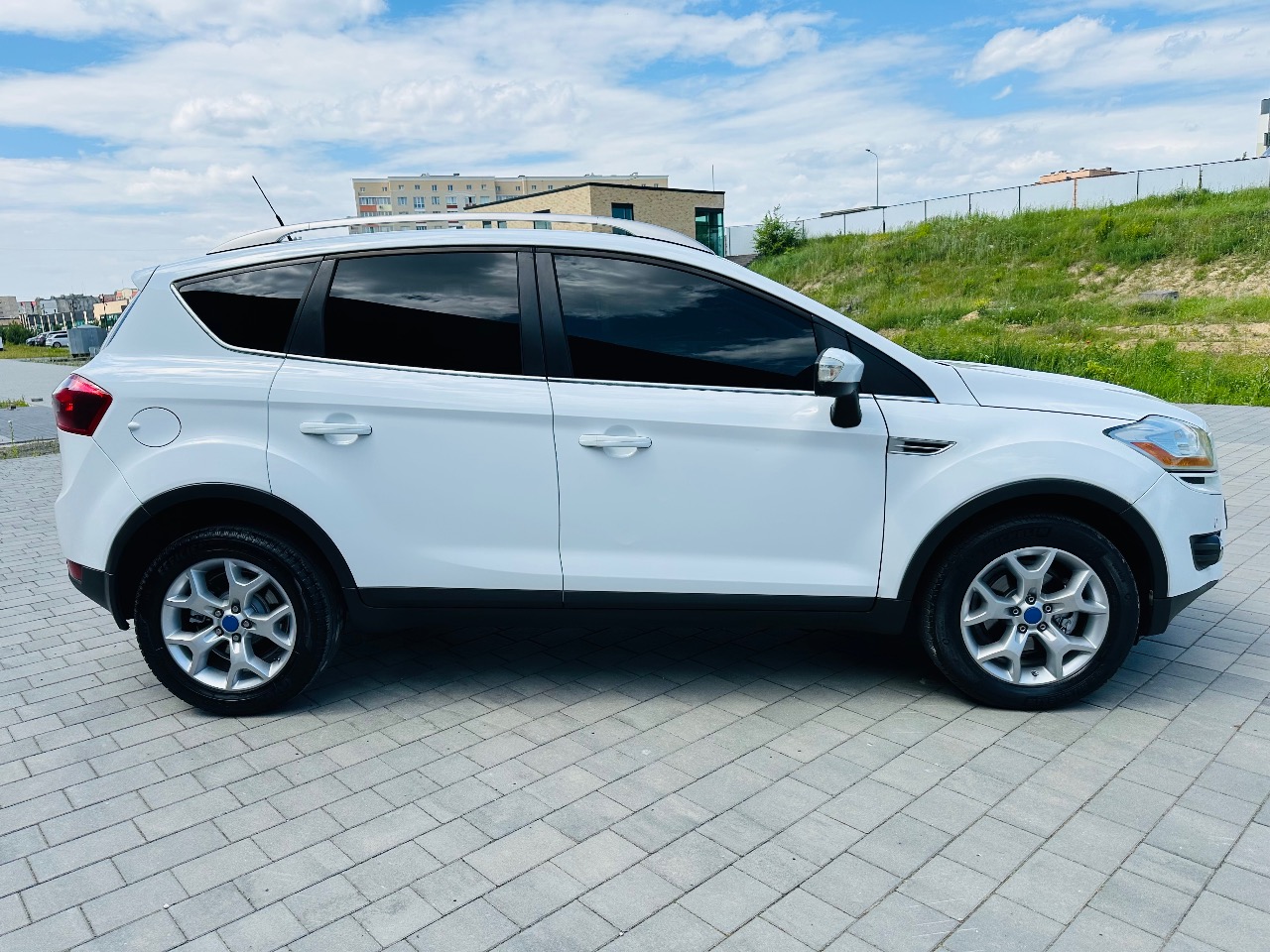 Ford Kuga - фото 16