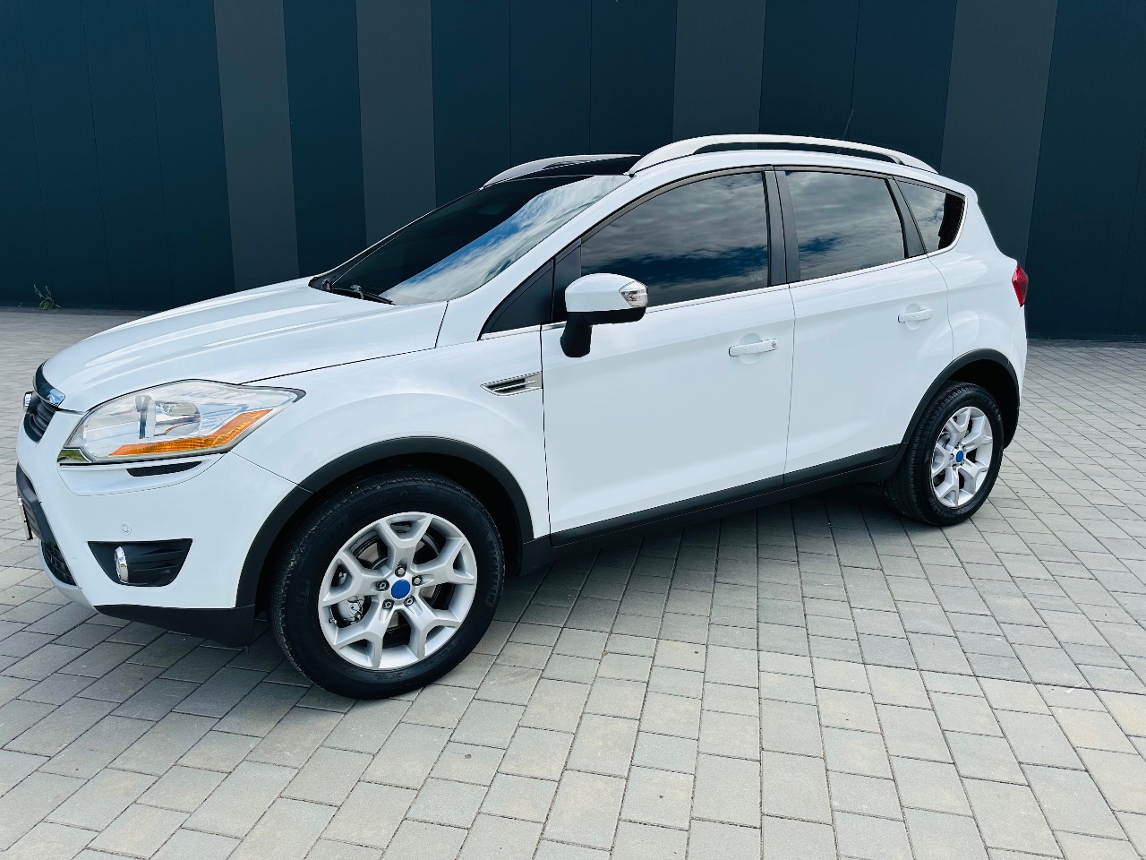 Ford Kuga - фото 27