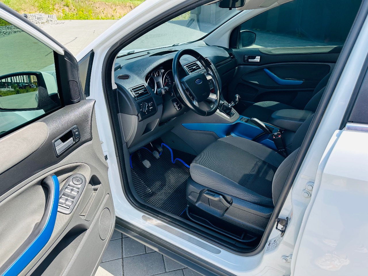 Ford Kuga - фото 25