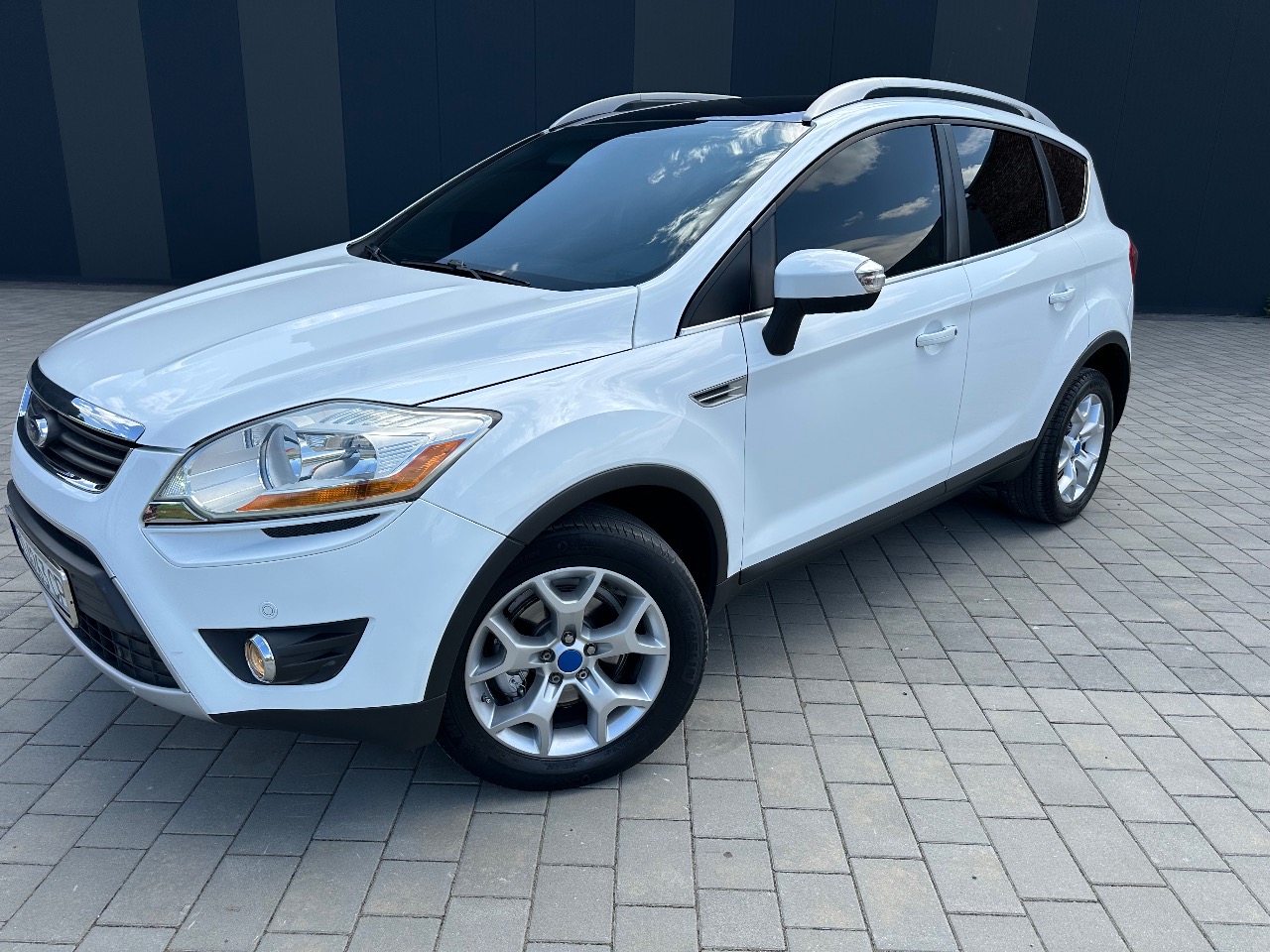 Ford Kuga - фото 15