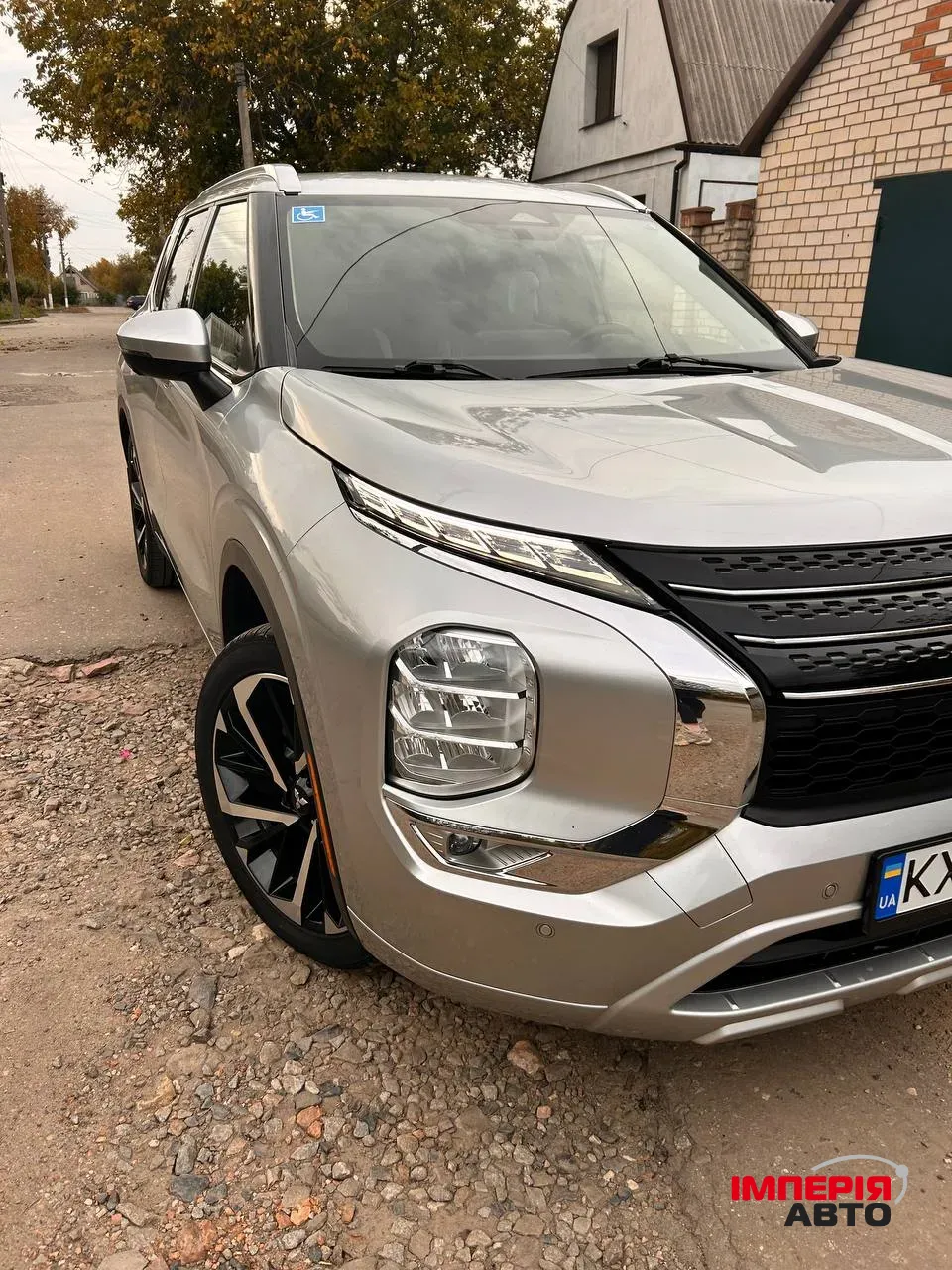 Mitsubishi Outlander - фото 2