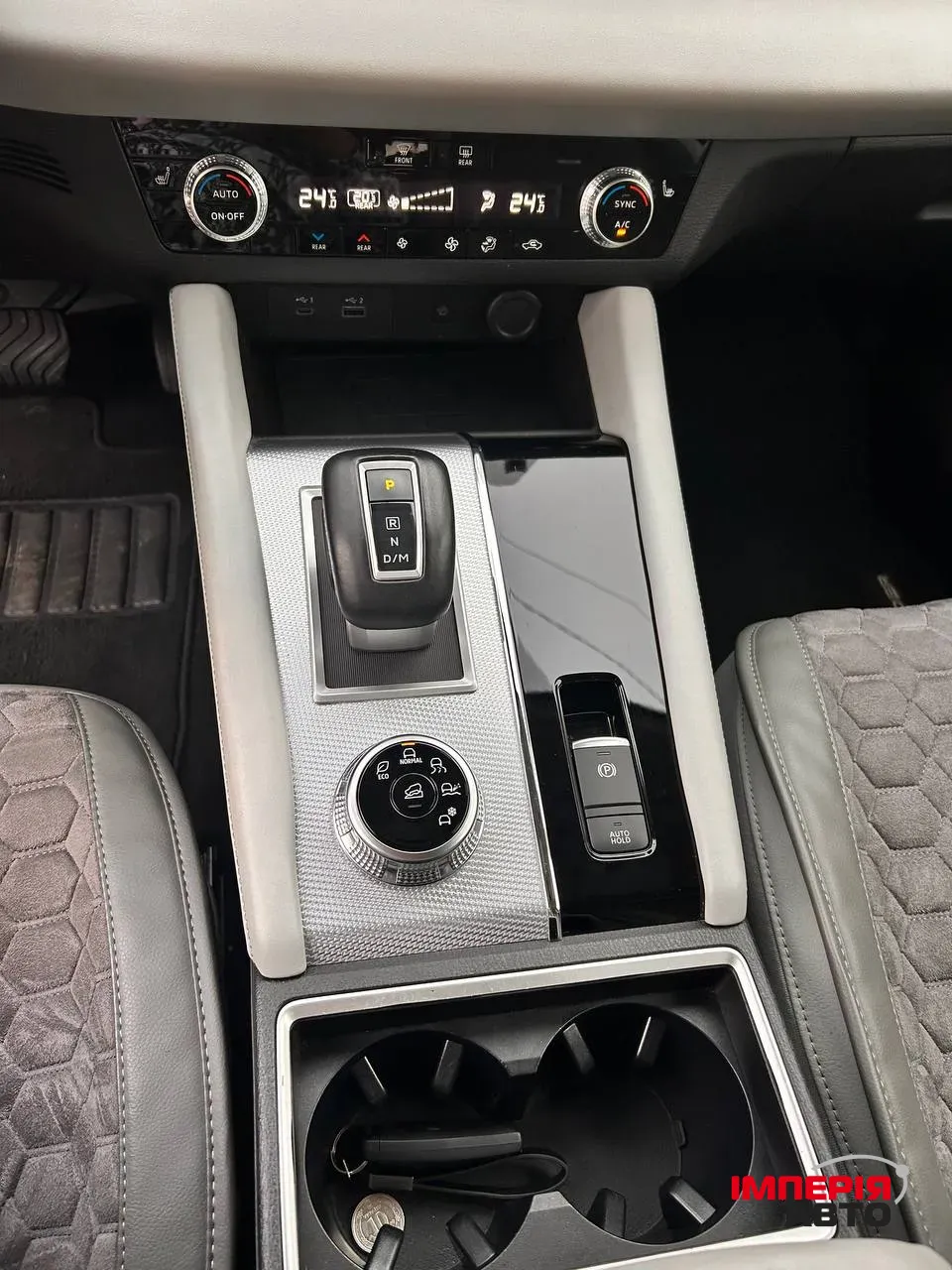 Mitsubishi Outlander - фото 26