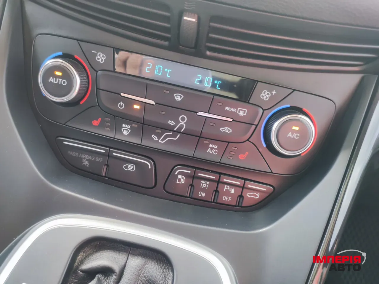 Ford C-MAX - фото 30