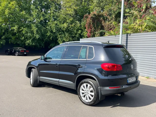 Volkswagen Tiguan - фото 2