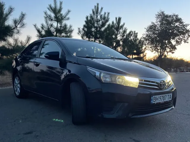 Toyota Corolla - фото 1