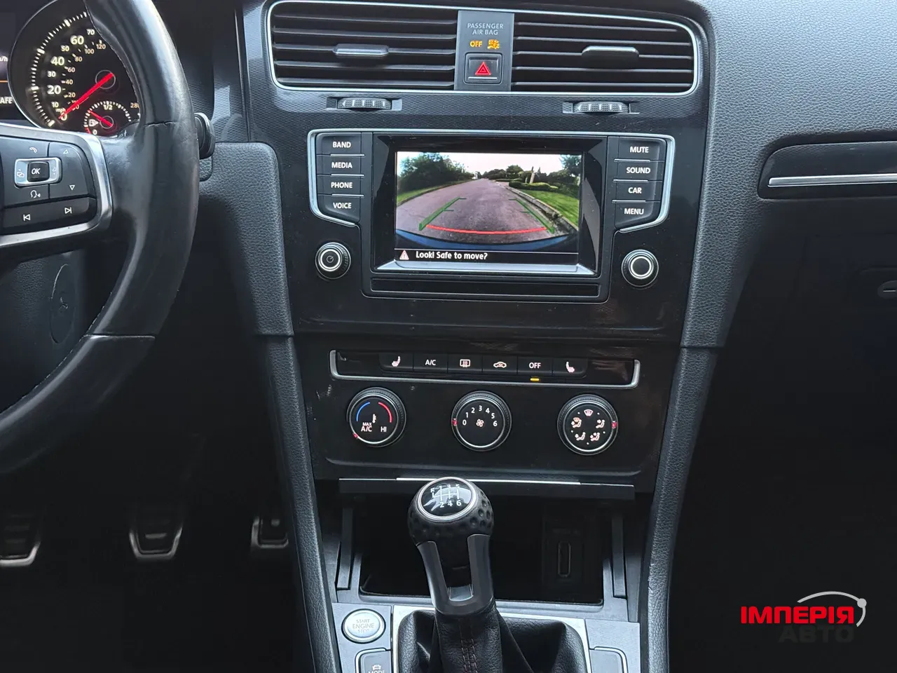 Volkswagen Golf GTI - фото 11