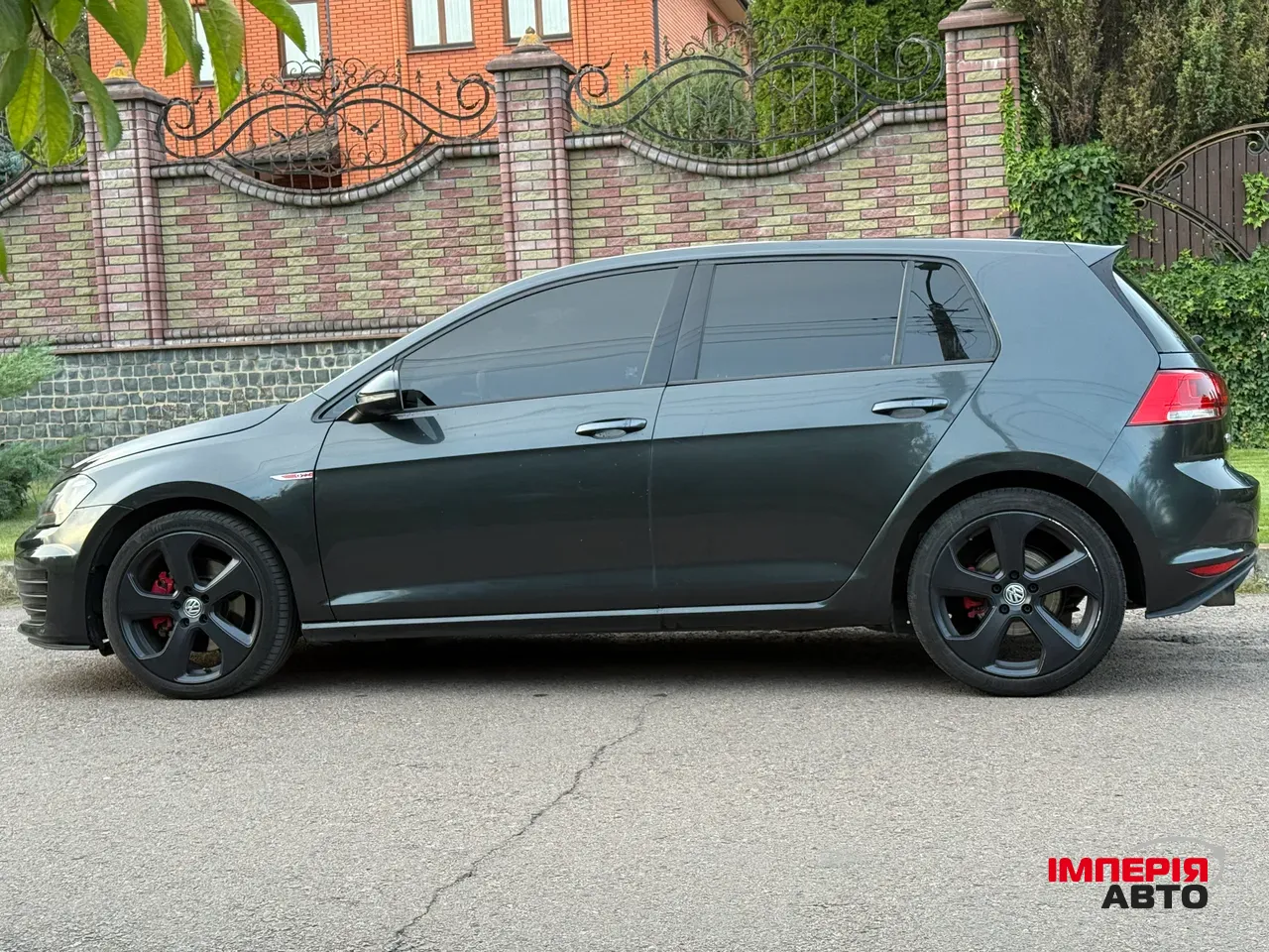 Volkswagen Golf GTI - фото 8