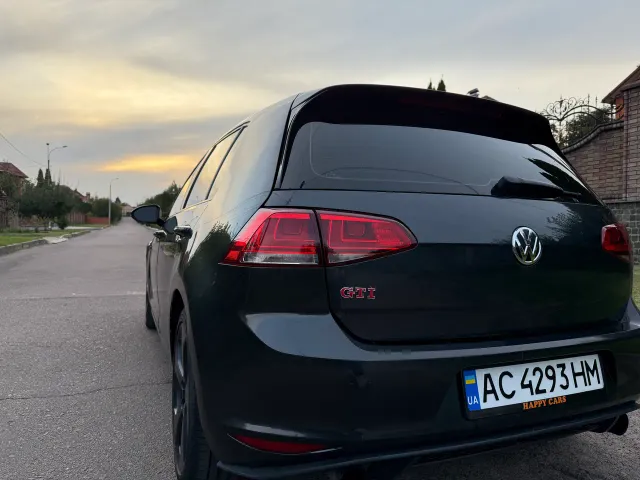 Volkswagen Golf GTI - фото 3