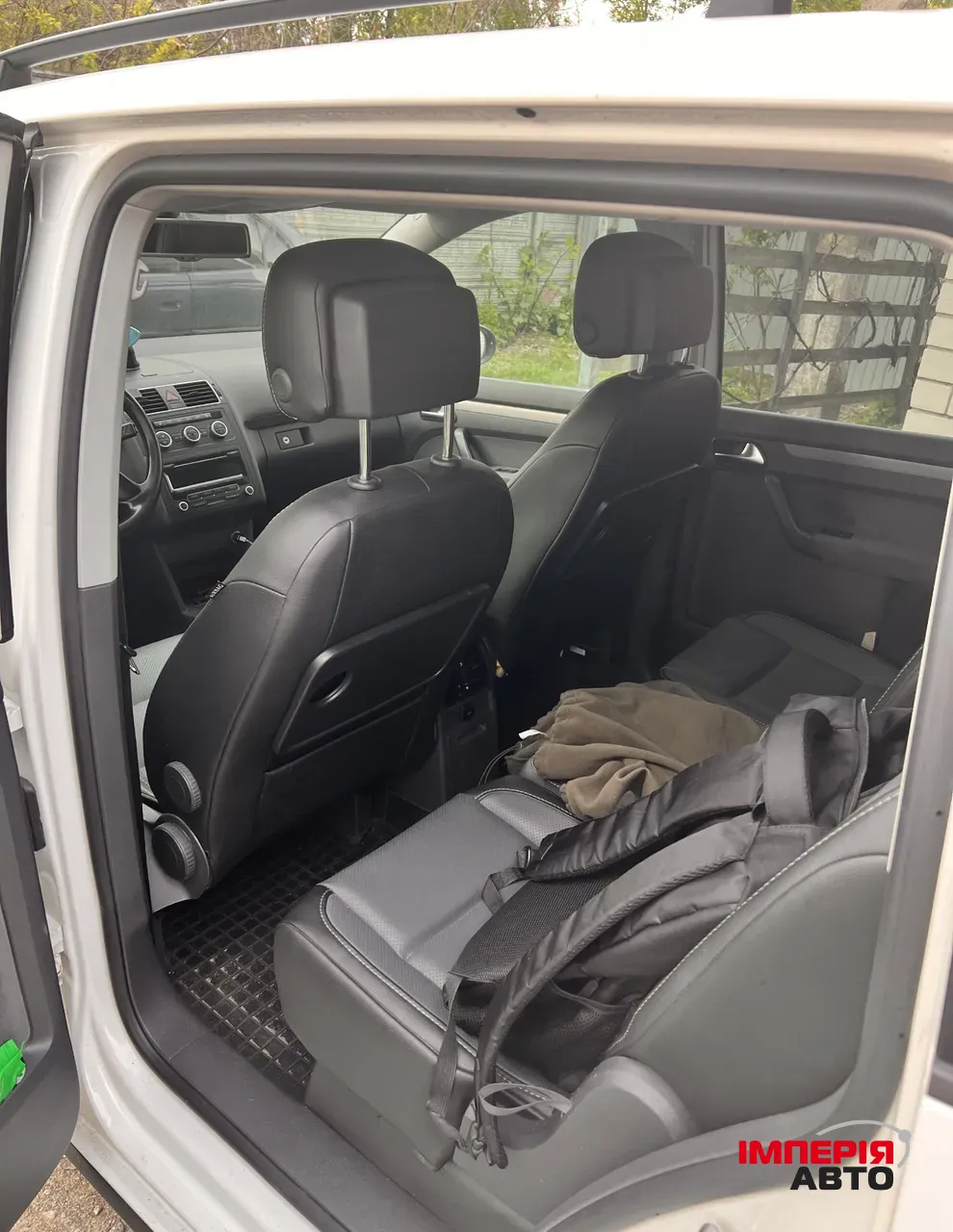 Volkswagen Touran - фото 4