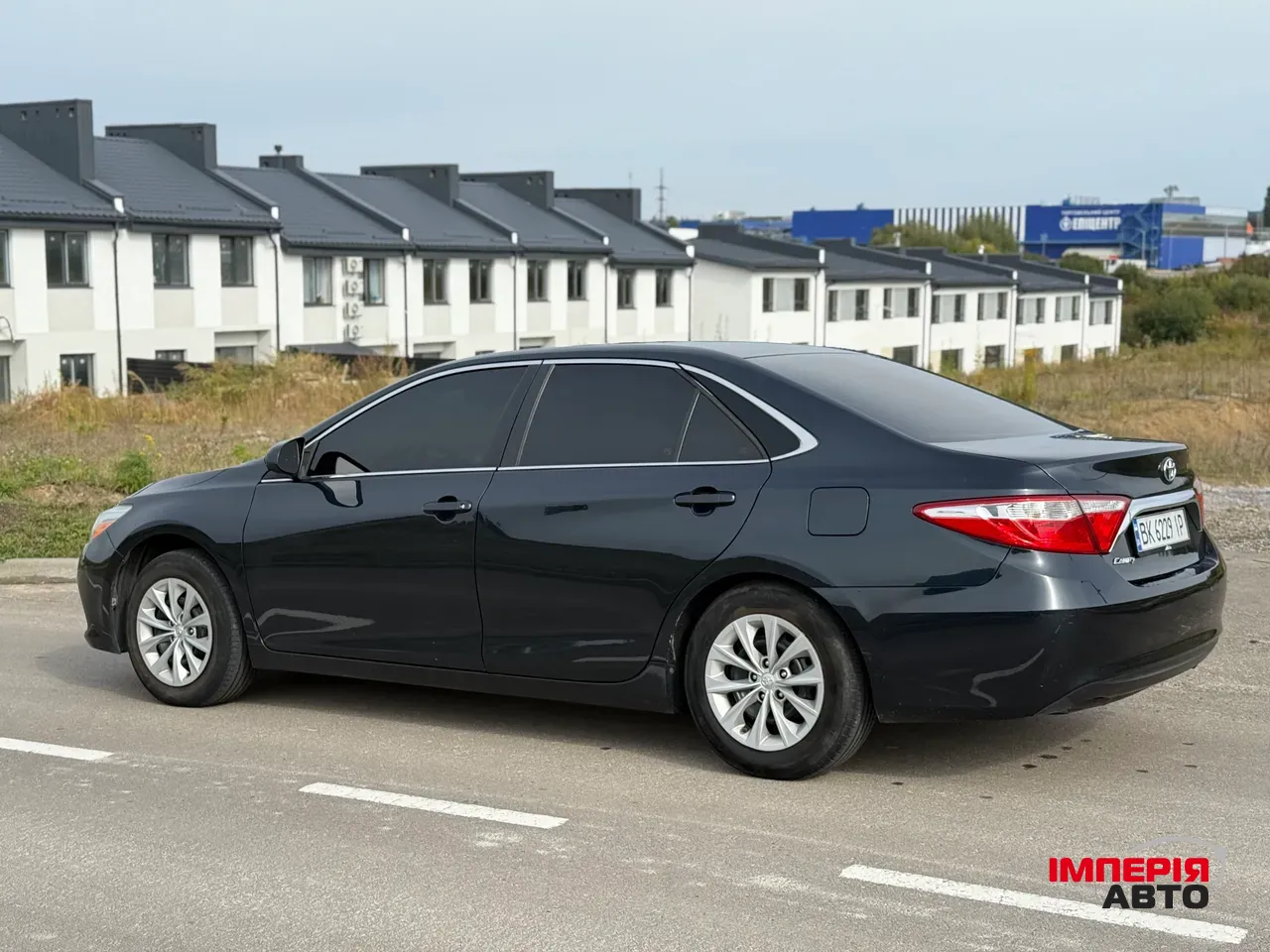 Toyota Camry - фото 3