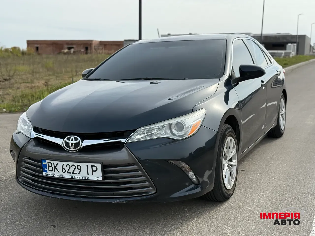 Toyota Camry - фото 2