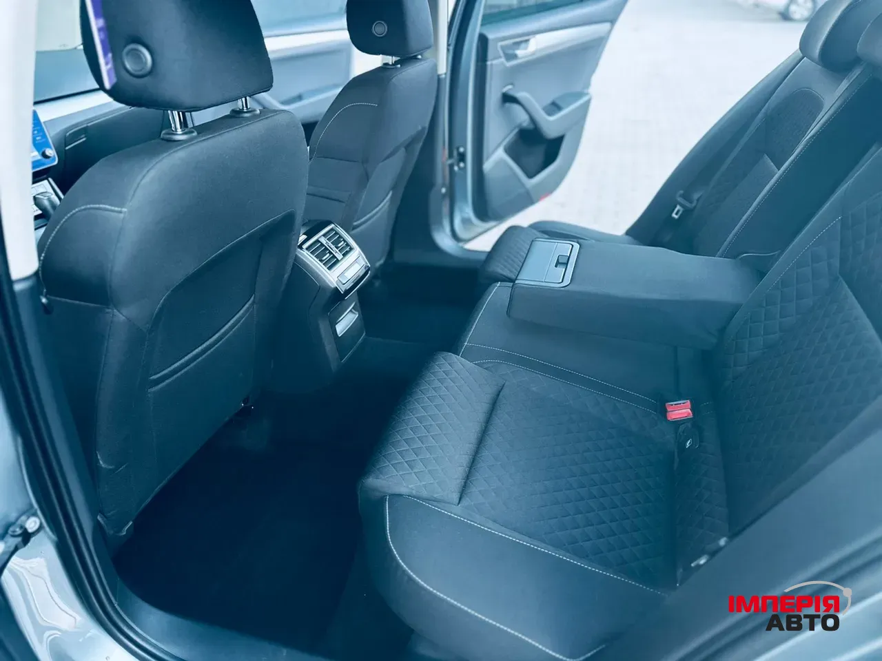 Skoda Superb - фото 12