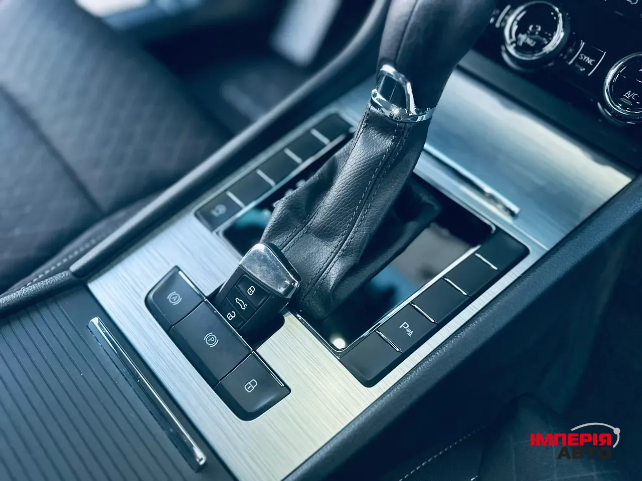 Skoda Superb - фото 31