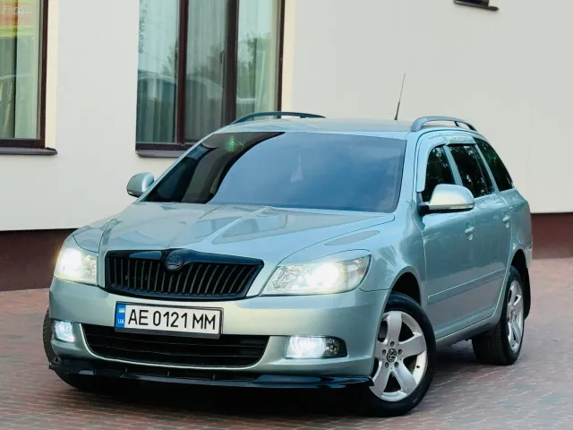 Skoda Octavia - фото 4