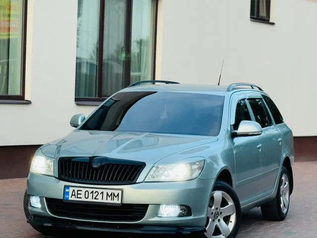 Skoda Octavia - фото 2