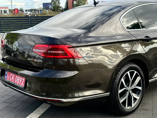 Volkswagen Passat - фото 4