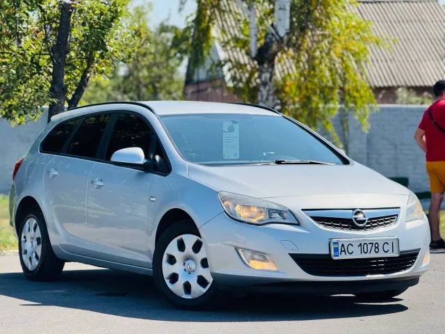 Opel Astra - фото 4