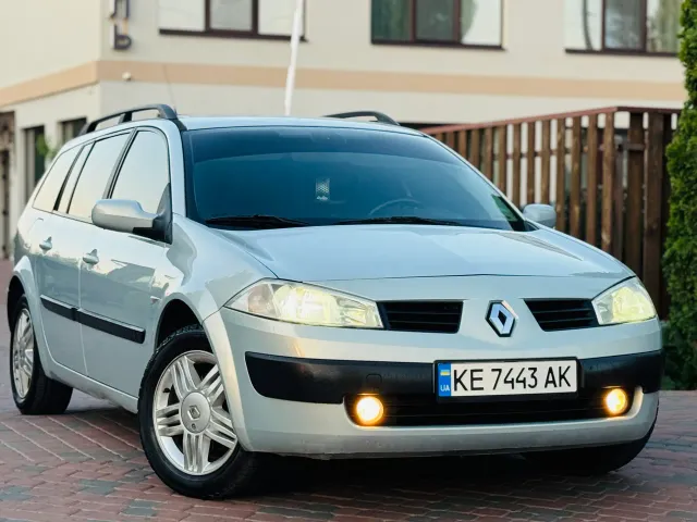 Renault Megane - фото 1
