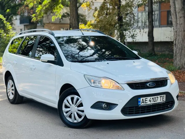 Ford Focus - фото 4