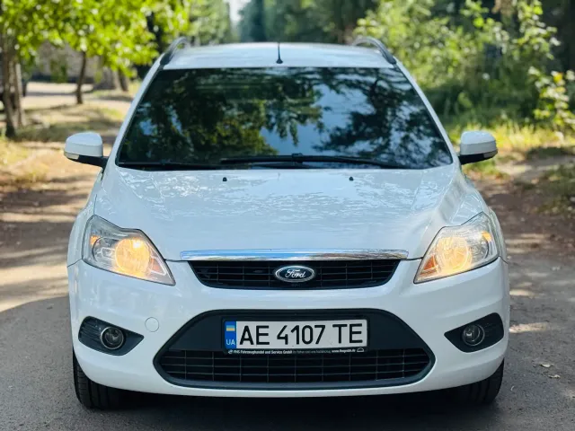 Ford Focus - фото 1