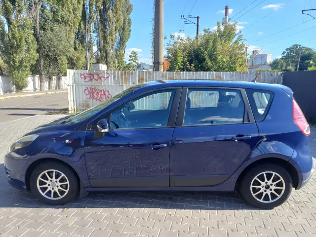 Renault Scenic - фото 4