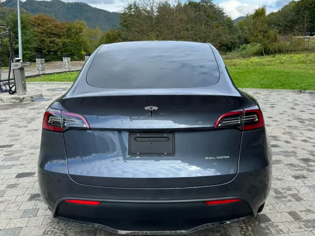 Tesla Model Y - фото 5