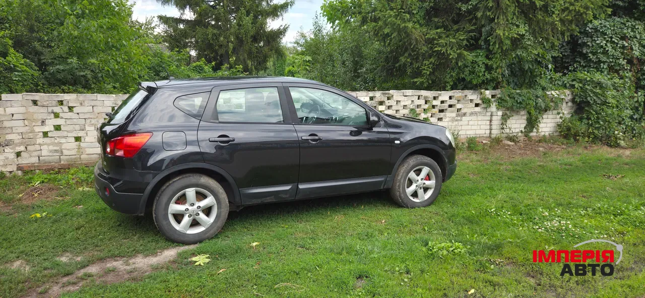 Nissan Qashqai - фото 1
