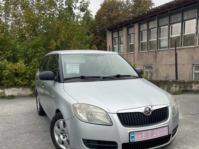 Skoda Fabia - фото 5