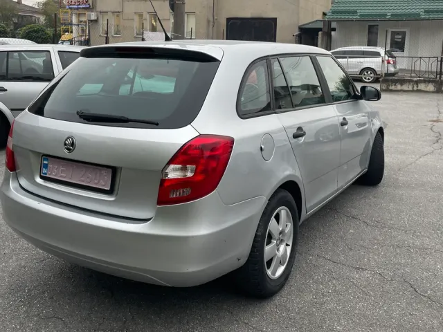 Skoda Fabia - фото 2
