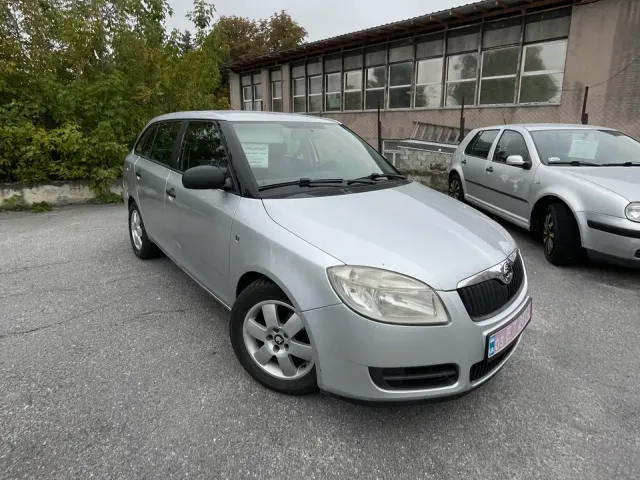 Skoda Fabia - фото 3
