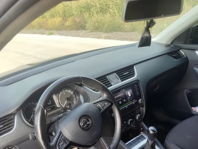 Skoda Octavia - фото 4