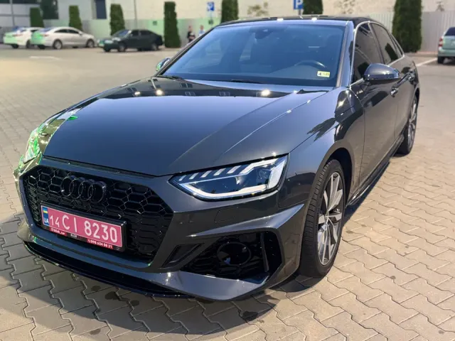 Audi A4 - фото 1