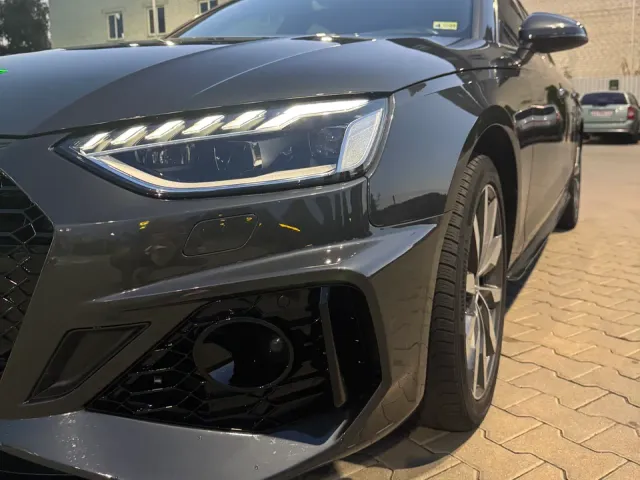 Audi A4 - фото 4