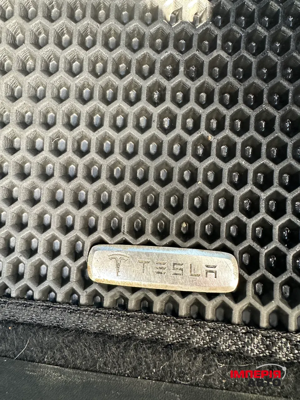 Tesla Model Y - фото 36