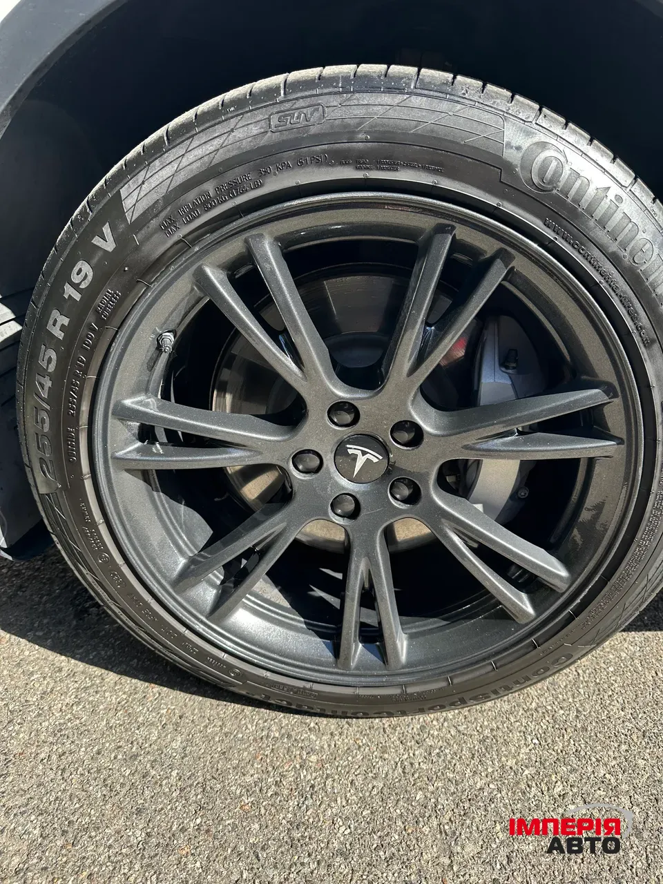 Tesla Model Y - фото 35