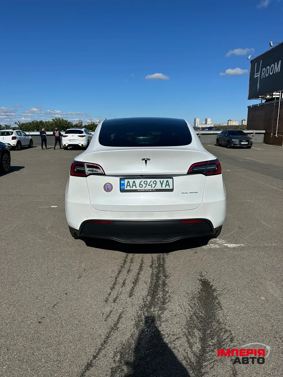 Tesla Model Y - фото 4