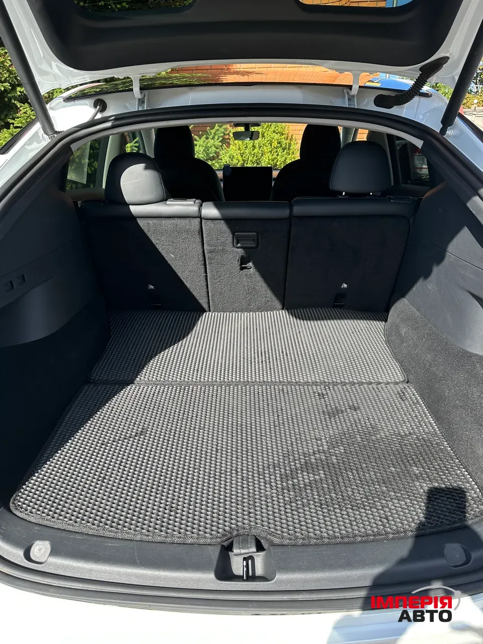 Tesla Model Y - фото 25