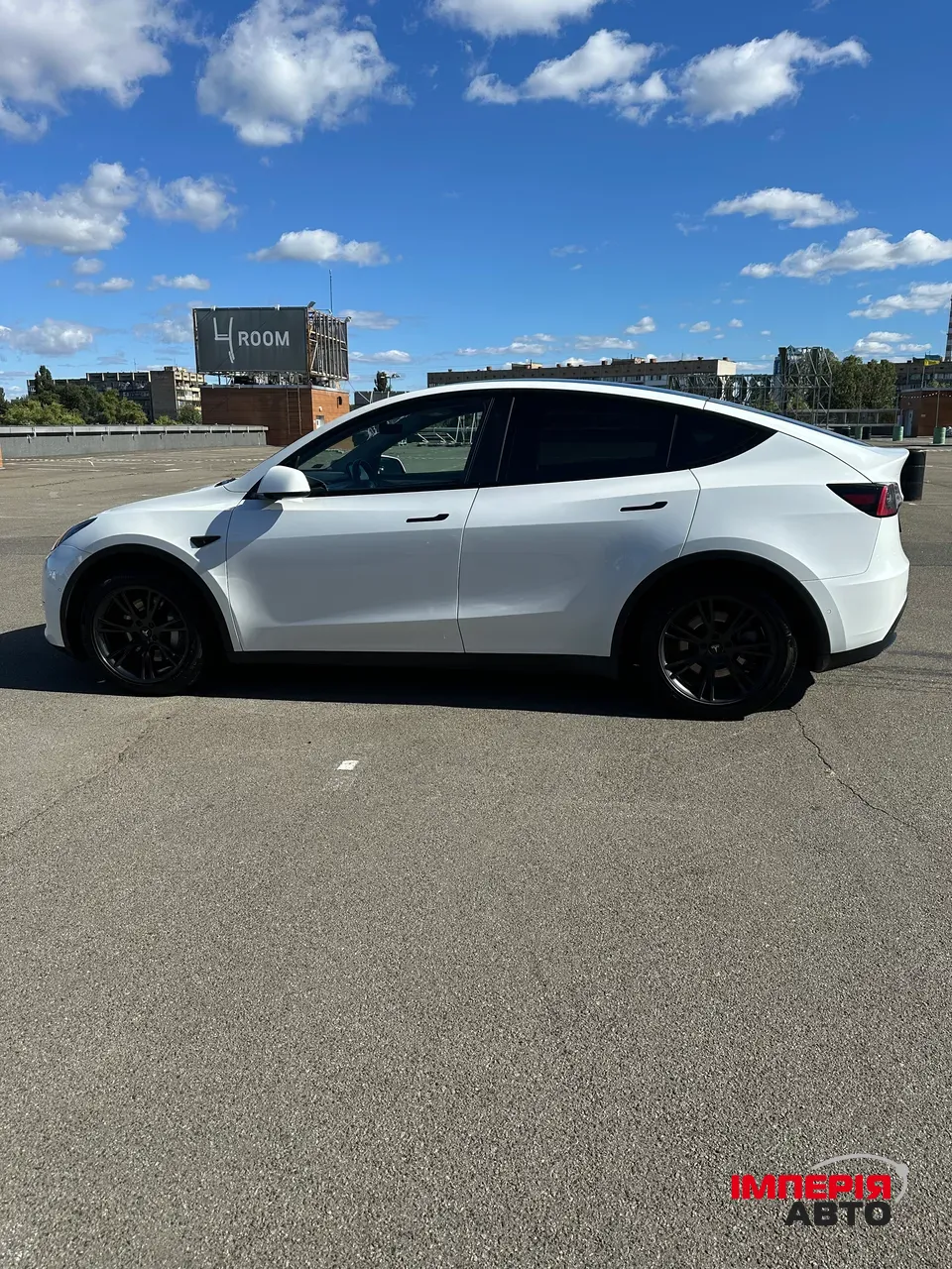 Tesla Model Y - фото 11