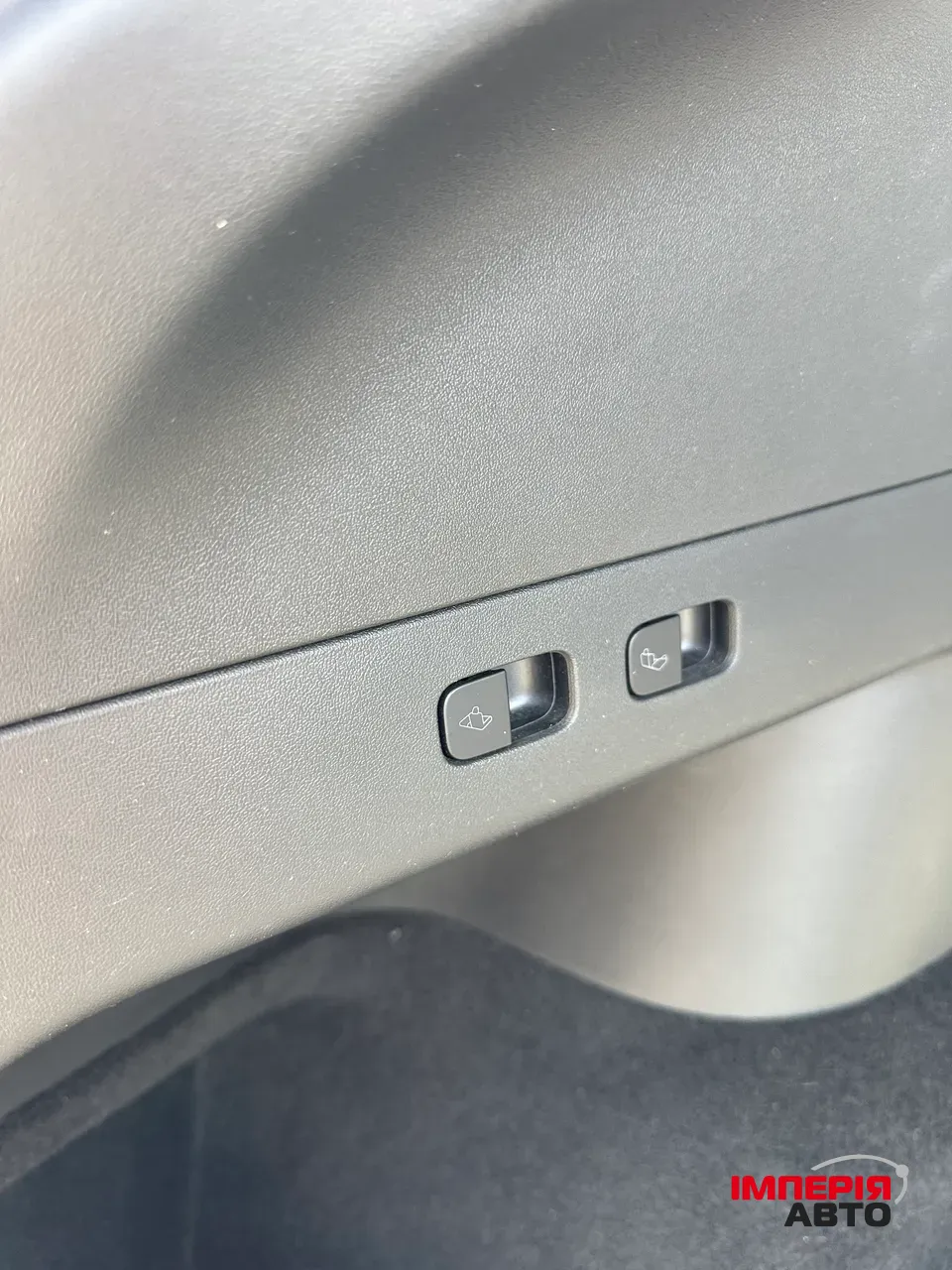 Tesla Model Y - фото 27