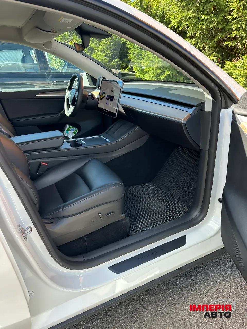 Tesla Model Y - фото 30