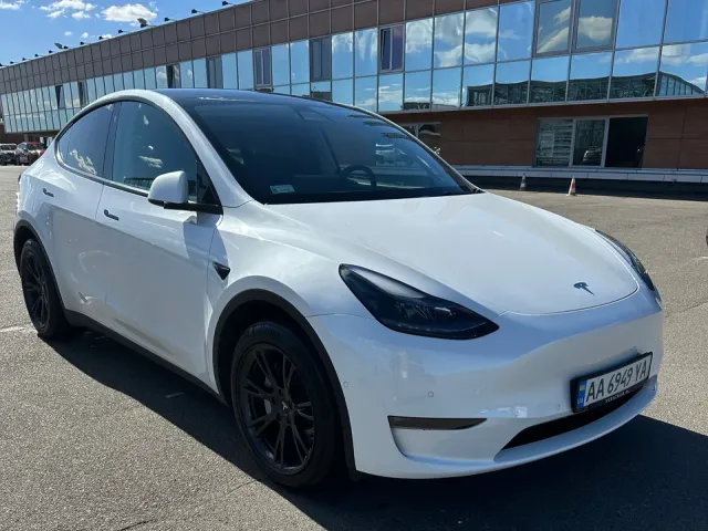 Tesla Model Y - фото 2