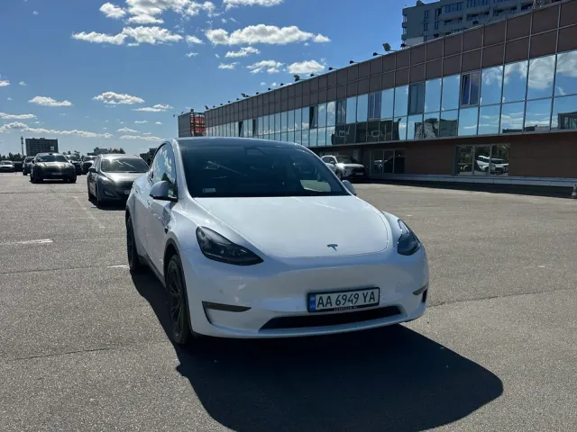 Tesla Model Y - фото 5
