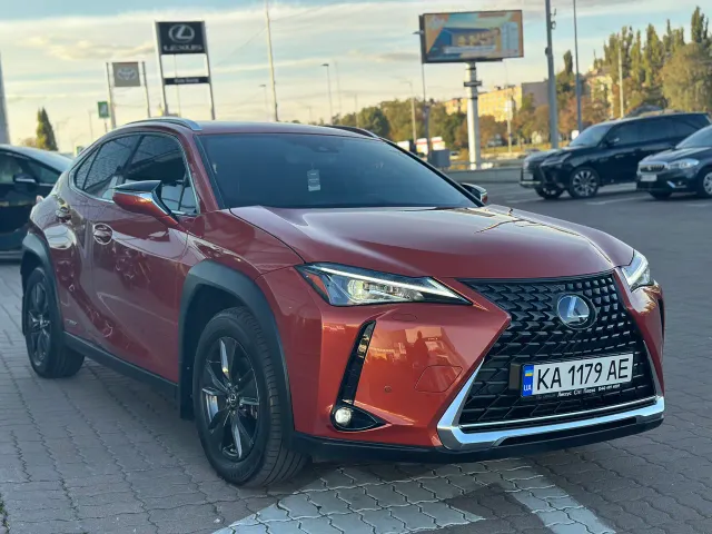 Lexus UX - фото 5