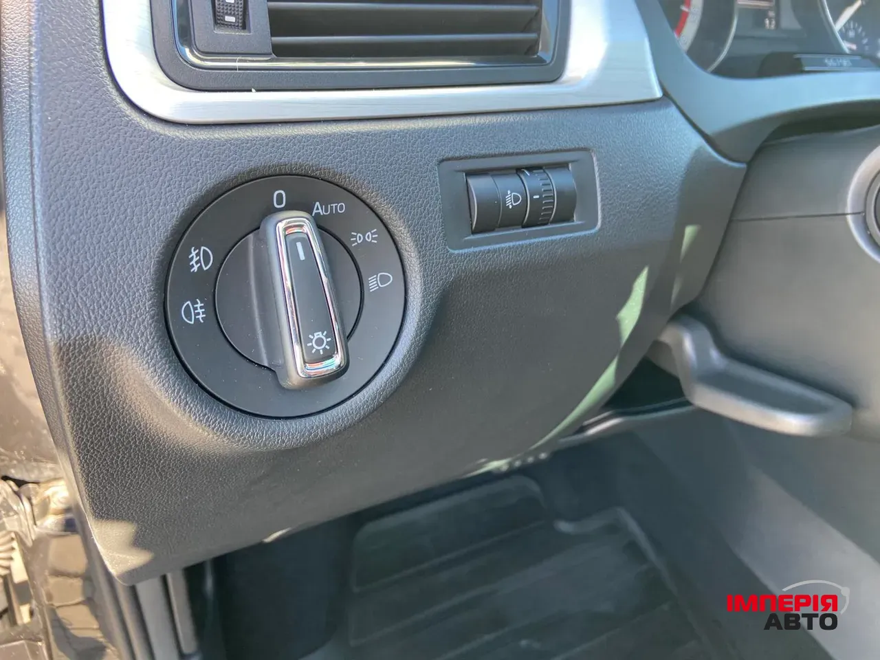 Skoda Rapid - фото 14